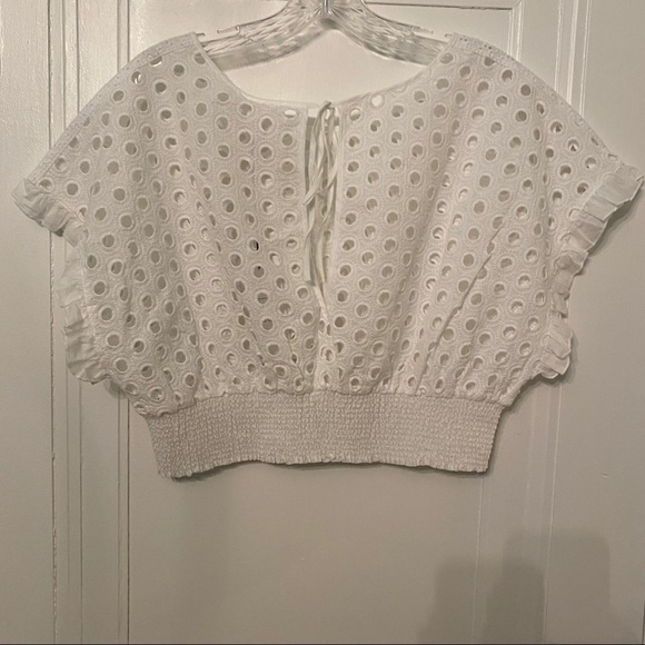 Kisuii Zoie Eyelet-Embroidered Coverup Crop Top XSmall NWT - Picture 8 of 9